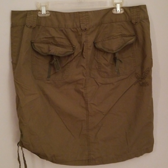 Army Green Embroidered Torrid Skirt - Picture 5 of 7